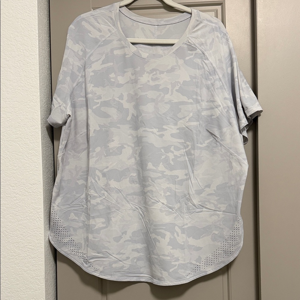 lululemon athletica Light Gray Camo Short-Sleeve Top